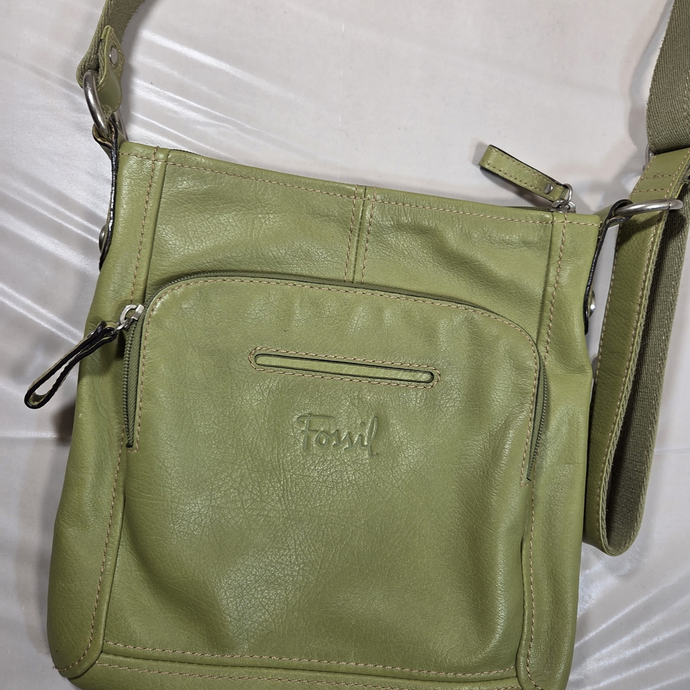 Vintage Green genuine Leather FOSSIL Shoulder Bag With Authentic Key , GREAT Con